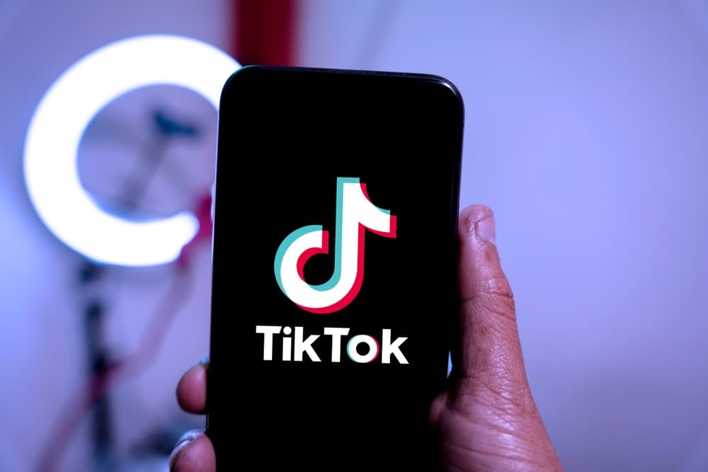 Mastering TikTok Growth: Effortlessly Unfollow Everyone with a Single Click
